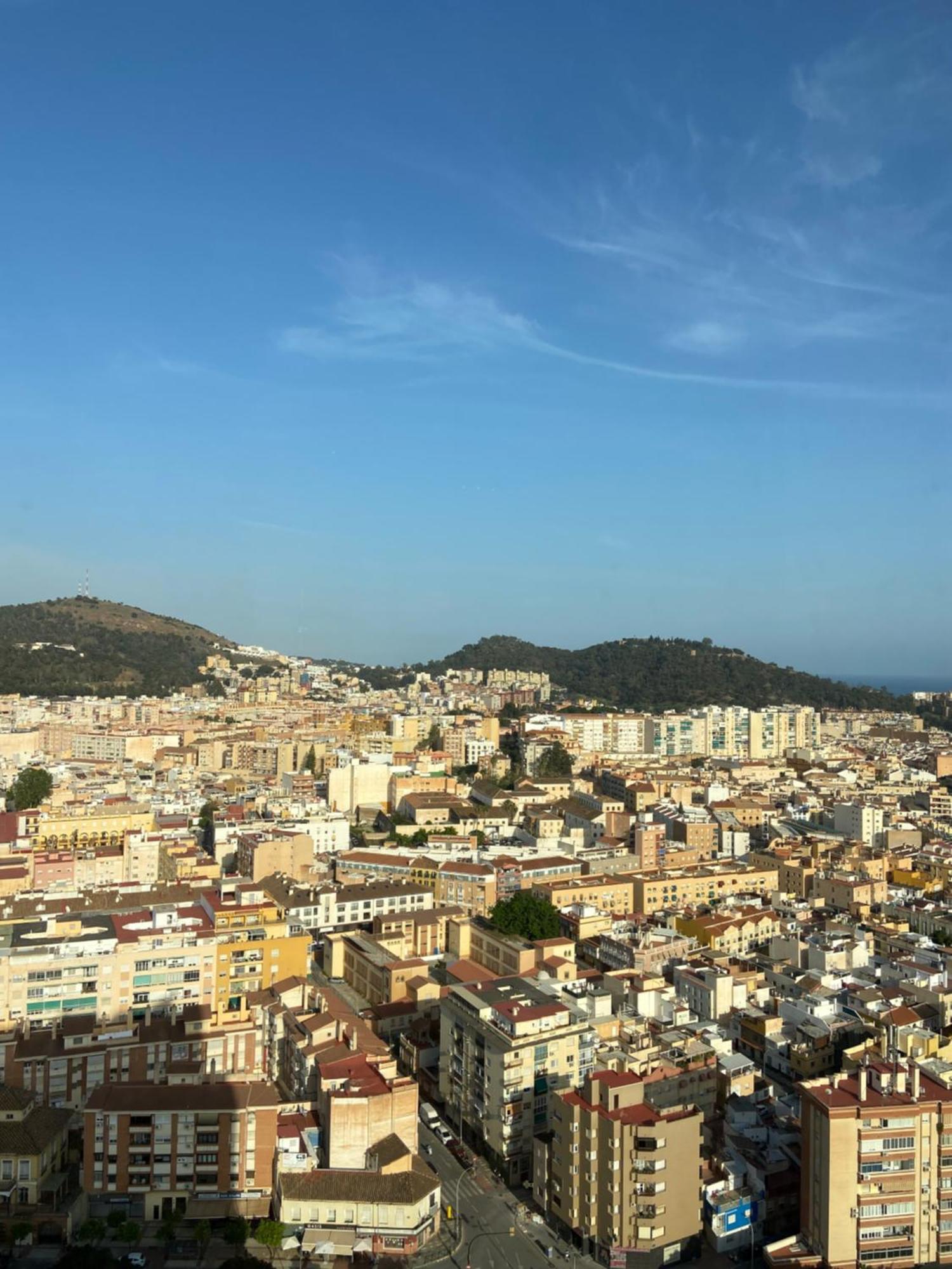 Urban Sky Views Over Málaga Extérieur photo